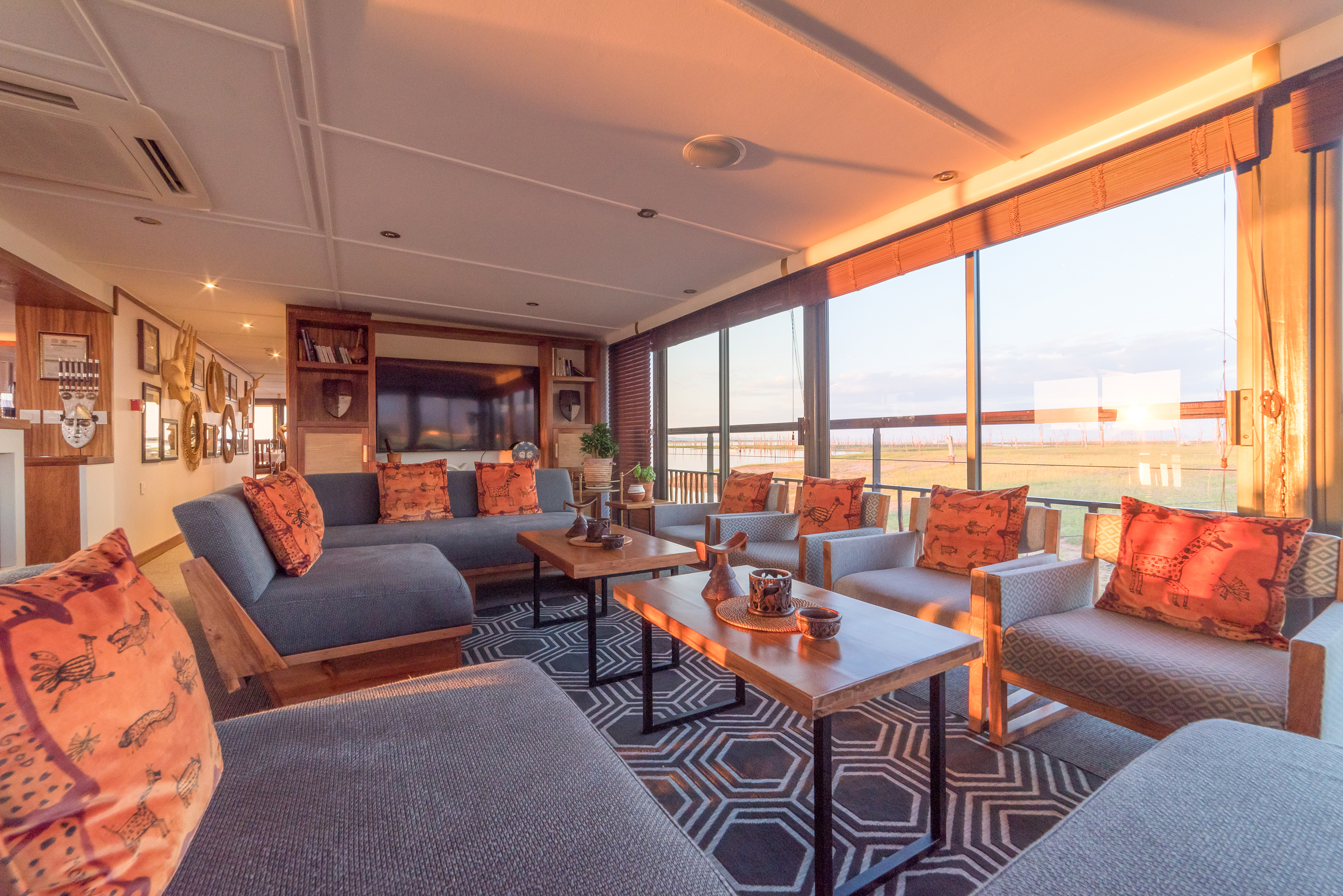 CroisiEurope MS African Dream Lounge Bar 4.jpg